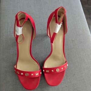 Michael Kors Margot Platform Tumbled Faux Leather Size 8.5 M